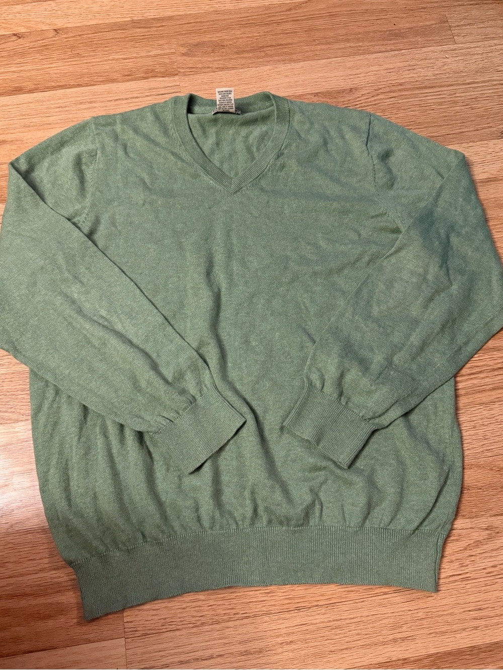 L.L. Bean Men's Light Green V-Neck Sweater